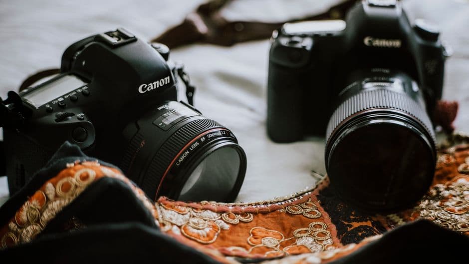 A prime lens and a zoom lens side by side